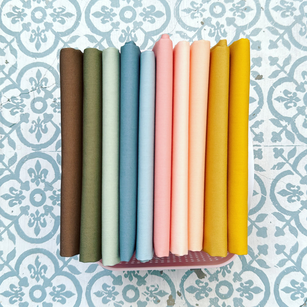 {New Arrival} Art Gallery Fabrics SOLIDS Fat Quarter Bundles x 10 Pieces Shine On