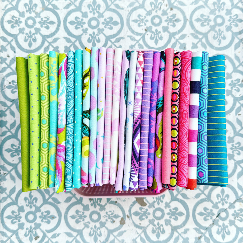 {New Arrival} FreeSpirit Tula Pink Tabby Road Deja Vu & True Colours Mixed Fat Quarter 24pcs