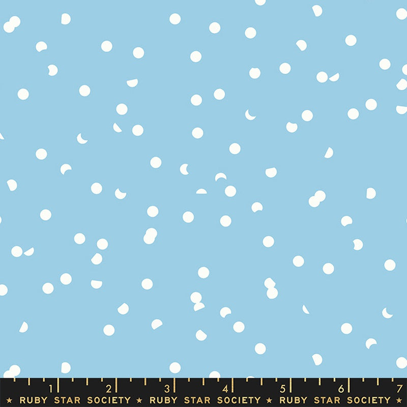 Moda Ruby Star Society Petunia Hole Punch Dot Hydrangea