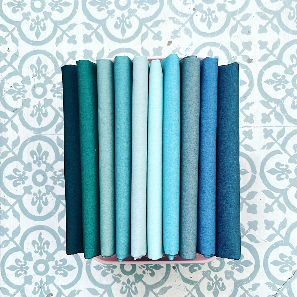 {New Arrival} Art Gallery Colour Series SOLIDS Fat Quarter Bundles x 10 Pieces Ocean Waves