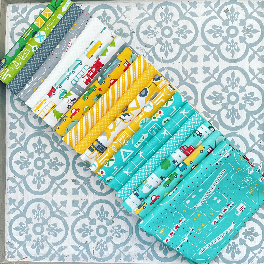 Moda Stacy Iest Hsu On The Go Fat Quarter Bundle x 18 Fat Quarters