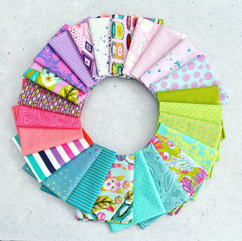 {New Arrival} FreeSpirit Tula Pink Tabby Road Deja Vu  & True Colours Mixed Fat Quarter 24pcs