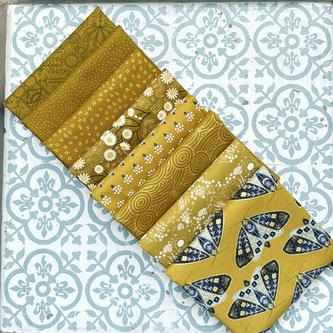 {New Arrival} Moda Fabrics Gingiber Curated Fat Quarter Bundle x 8 Fat Quarters Ochre