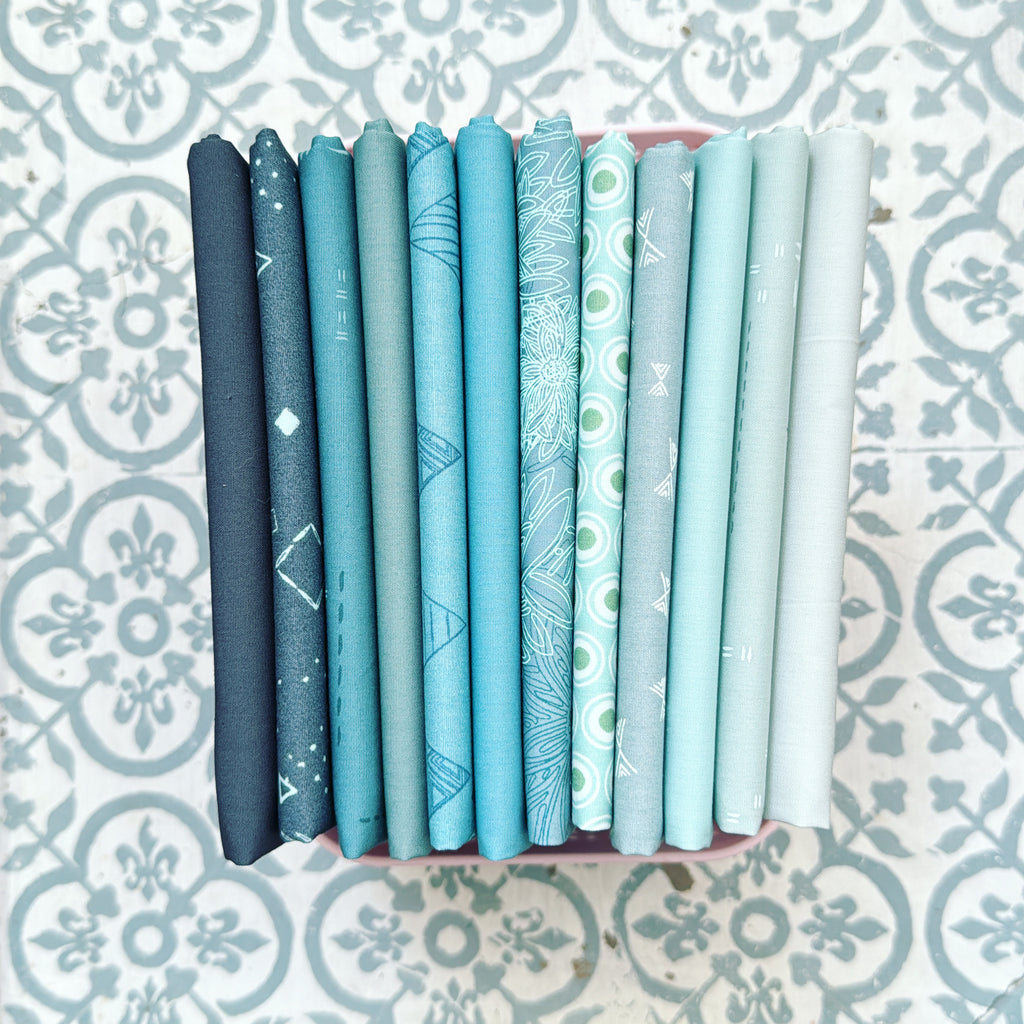 {New Arrival} Art Gallery Fabrics Colour Series Blenders Edition Fat Quarter Bundles x 12 Pieces Aqua Haze